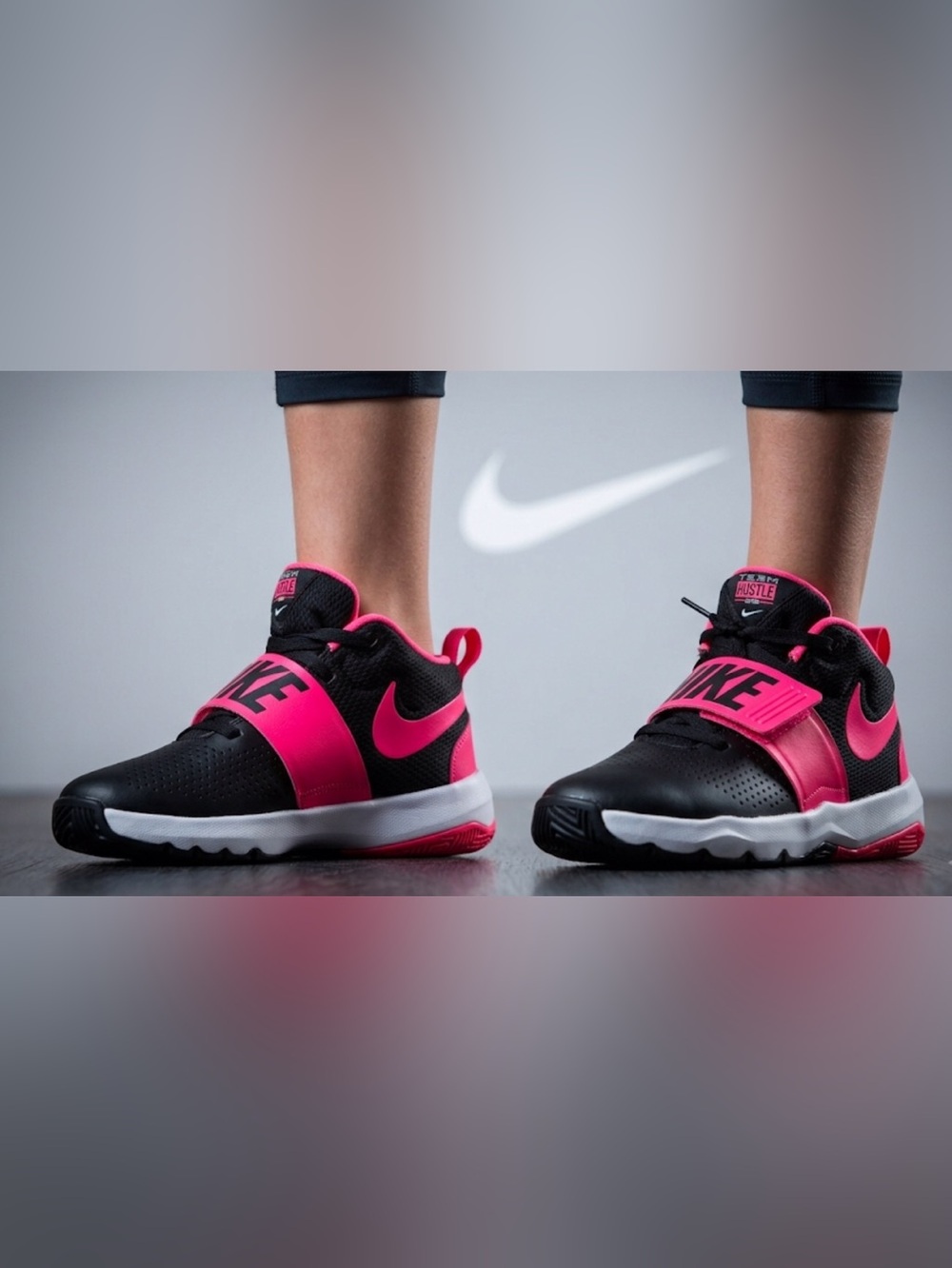 Authentic Nike signature designer girls black & hot pink sneakers sz 5